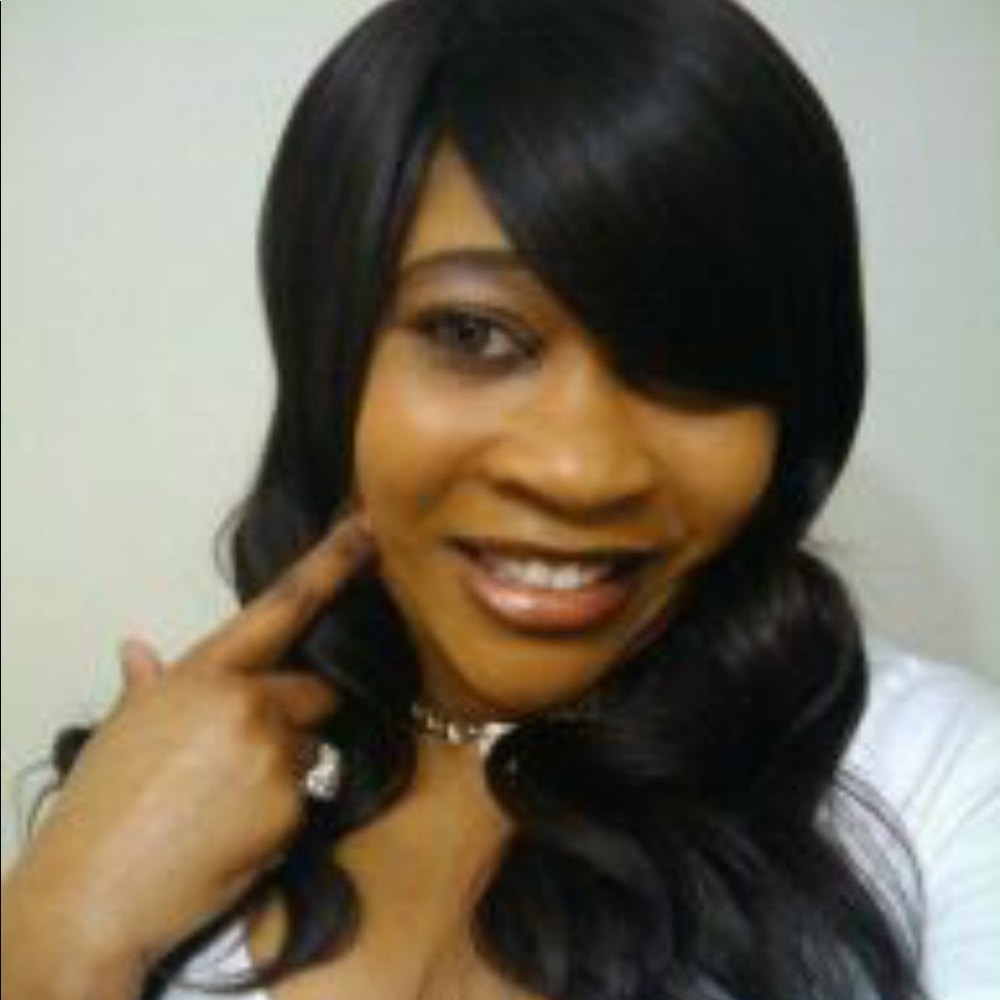 Meet your Posher, Nakia